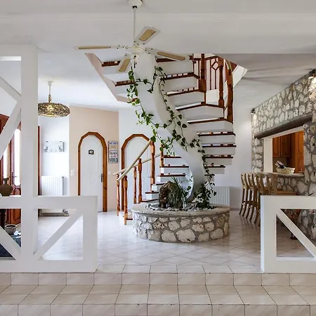 Aliki Villa